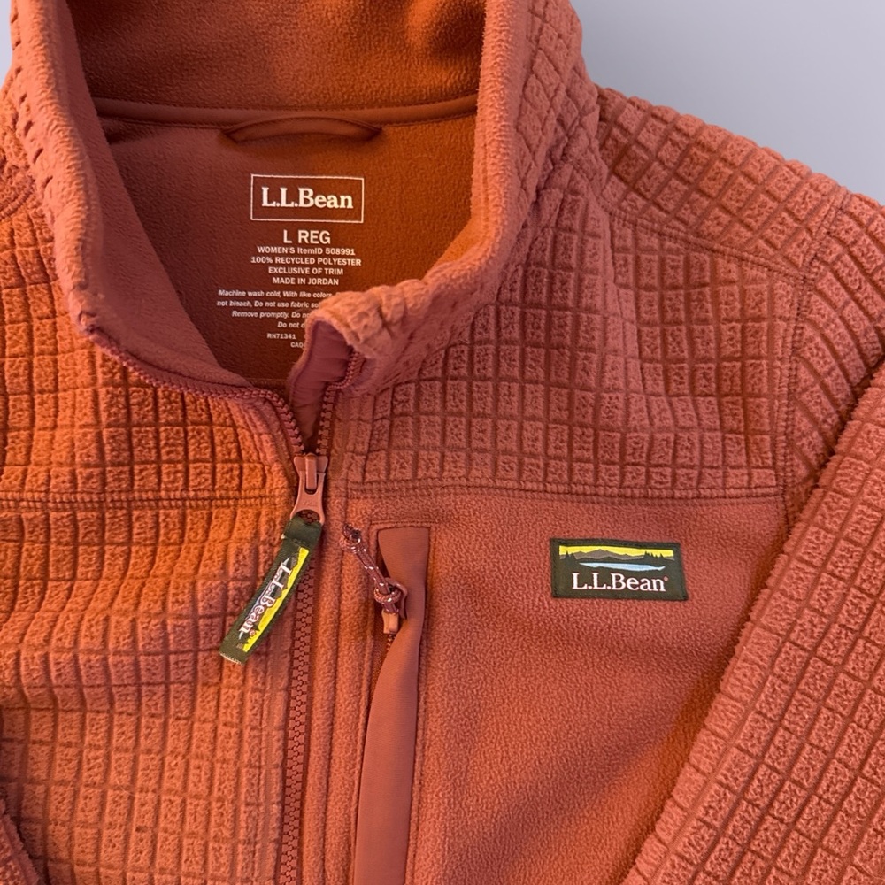 L.L. Bean | Women's Mountain Classic Windproof Fleece Jacket - Picture 3 of 8